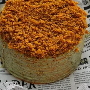 Морковный тортик с фисташковым заварным кремом